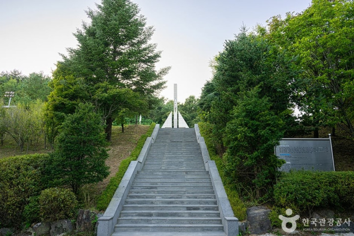 불곡산 여행 추천 - 메고지고