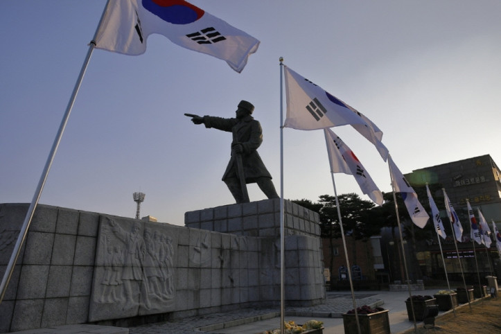 김좌진장군동상 여행 추천 - 메고지고