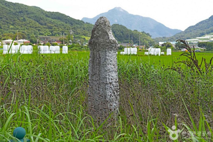 사곡리남근석 여행 추천 - 메고지고