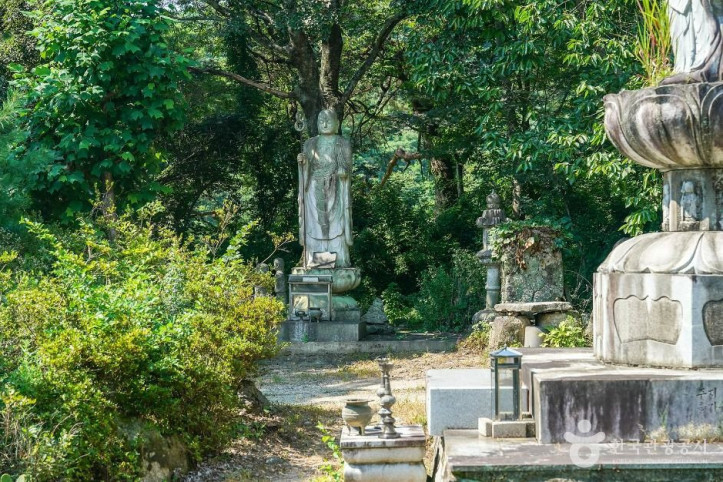 원흥석불입상 여행 추천 - 메고지고