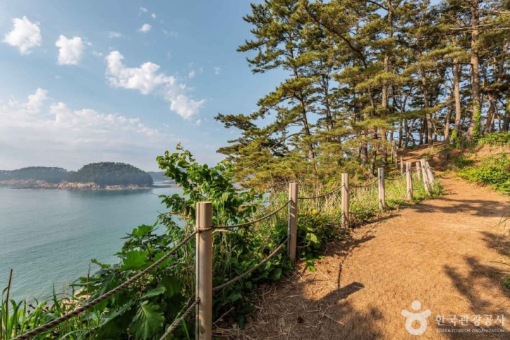 뭍닭섬 산책로 여행 추천 - 메고지고