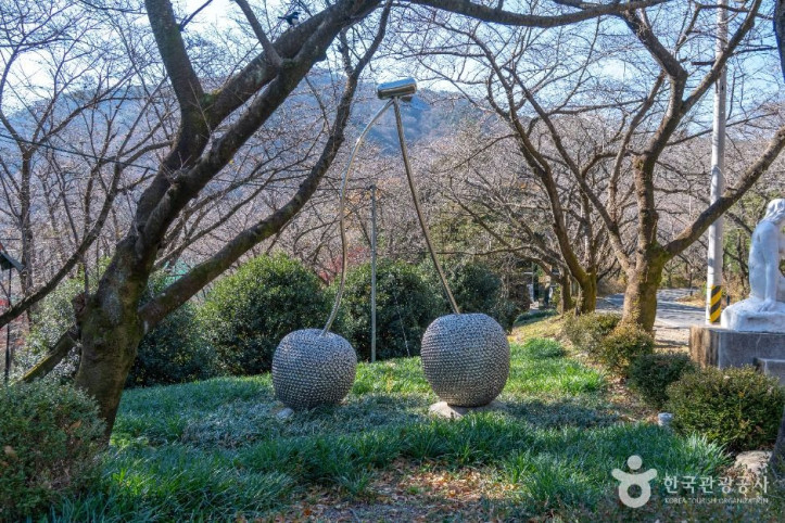 장복산조각공원 여행 추천 - 메고지고
