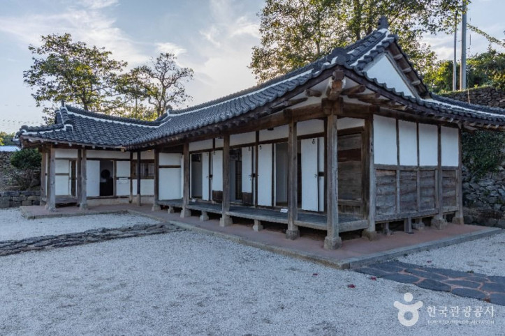 김환기고택 여행 추천 - 메고지고
