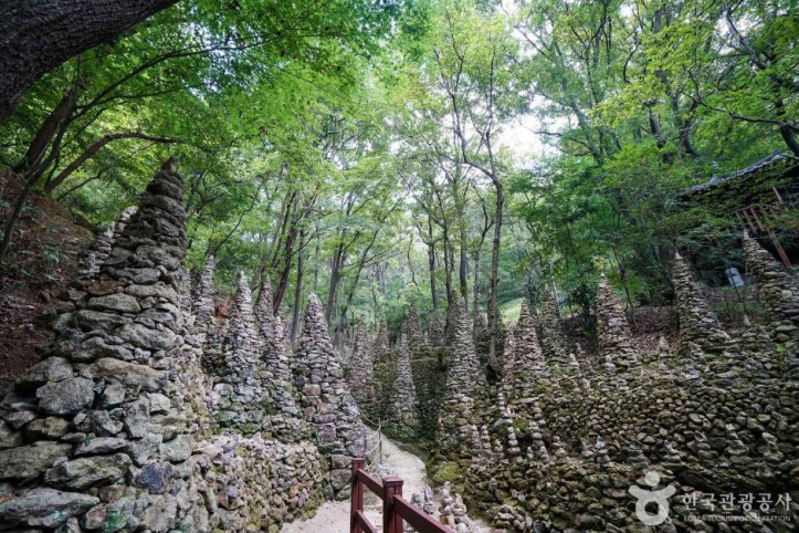 팔용산 돌탑 여행 추천 - 메고지고