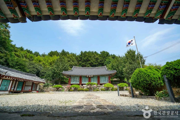 남해향교 여행 추천 - 메고지고