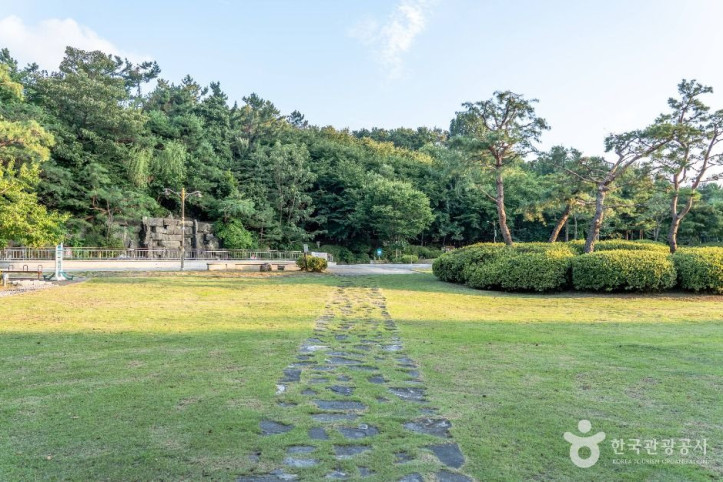 덕동산근린공원 여행 추천 - 메고지고