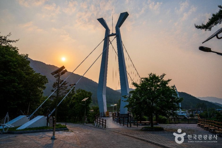 대황강출렁다리 여행 추천 - 메고지고