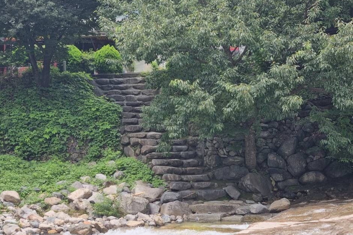 표충사 계곡 여행 추천 - 메고지고