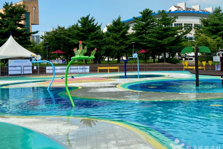 와동체육공원 여행 추천 - 메고지고