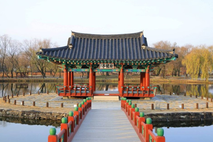 서동공원과 궁남지 여행 추천 - 메고지고