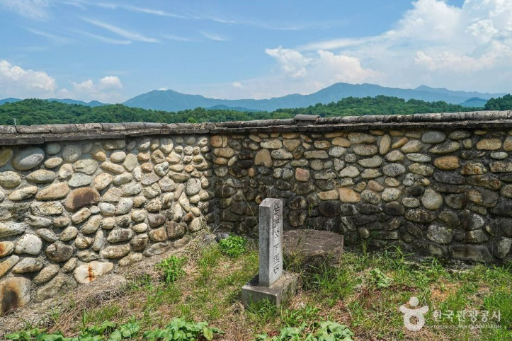효자임옥산정려각 여행 추천 - 메고지고