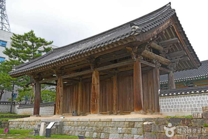 강릉 임영관 삼문 여행 추천 - 메고지고
