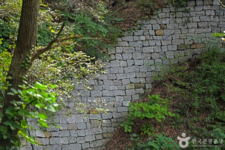 춘천봉의산성 여행 추천 - 메고지고