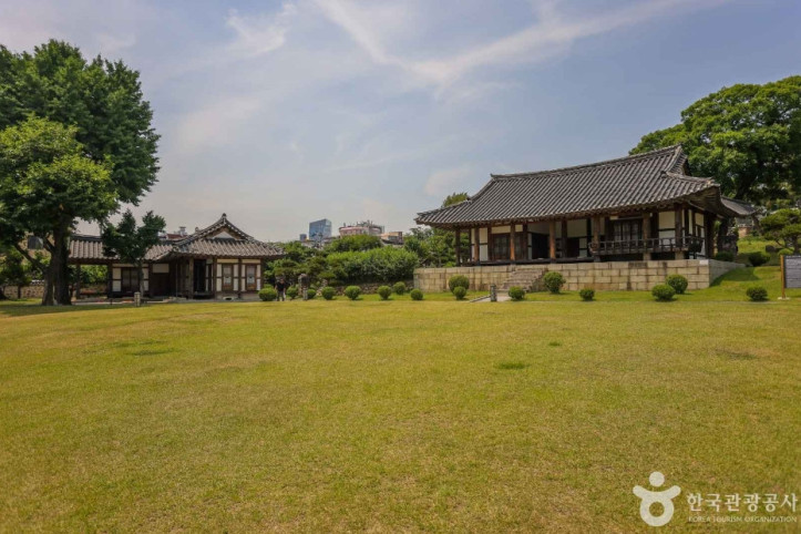 울산동헌 및 내아 여행 추천 - 메고지고