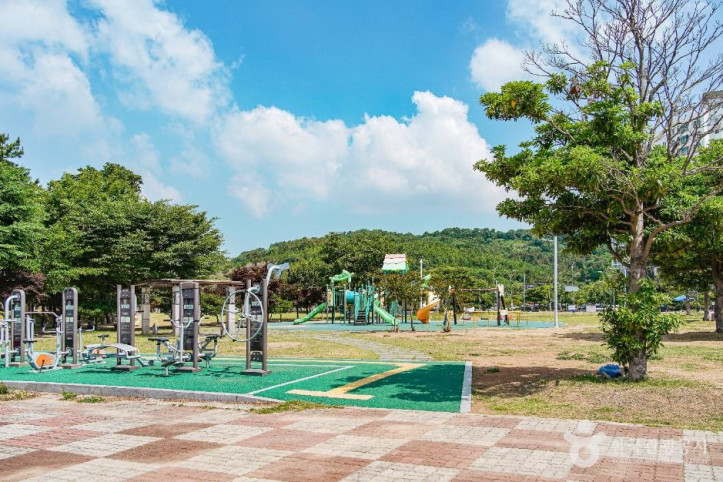 웅천친수공원 여행 추천 - 메고지고