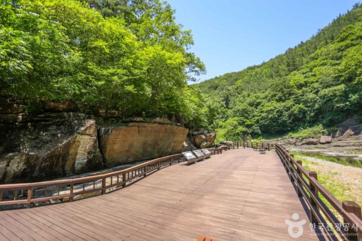 울주 천전리 명문과 암각화 [유네스코 세계유산] 여행 추천 - 메고지고