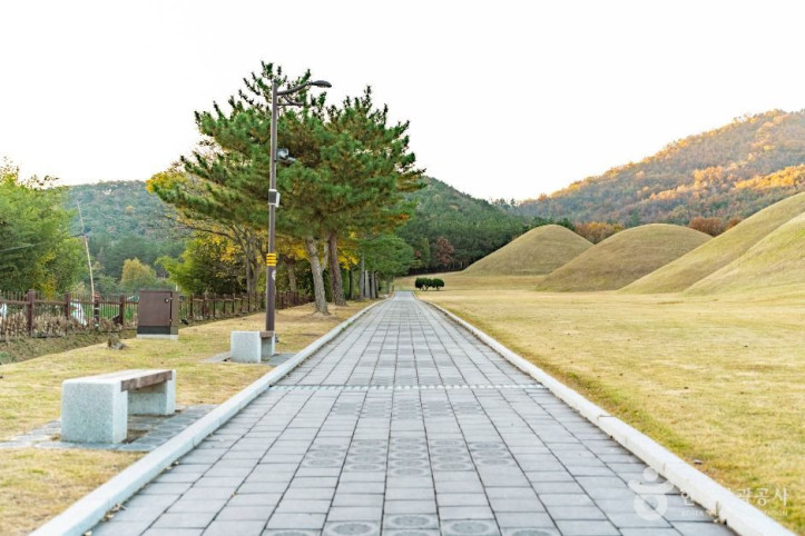 경주 서악동 고분군 여행 추천 - 메고지고