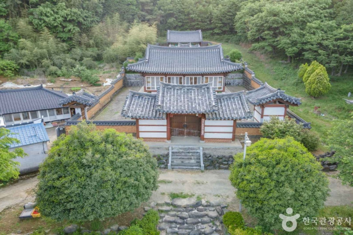 덕산서원(고성) 여행 추천 - 메고지고