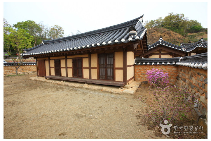 괴산 홍범식 고가(벽초 홍명희 생가) 여행 추천 - 메고지고