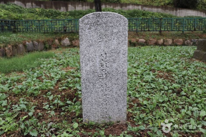 신창리삼층석탑 여행 추천 - 메고지고