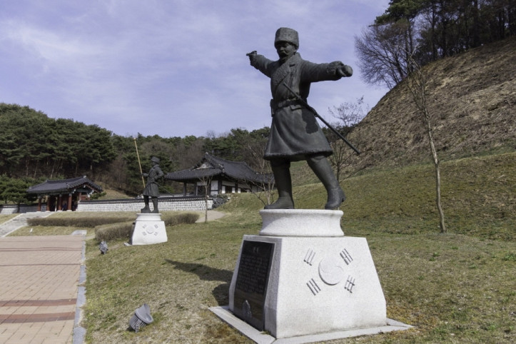 김좌진장군 사당 여행 추천 - 메고지고