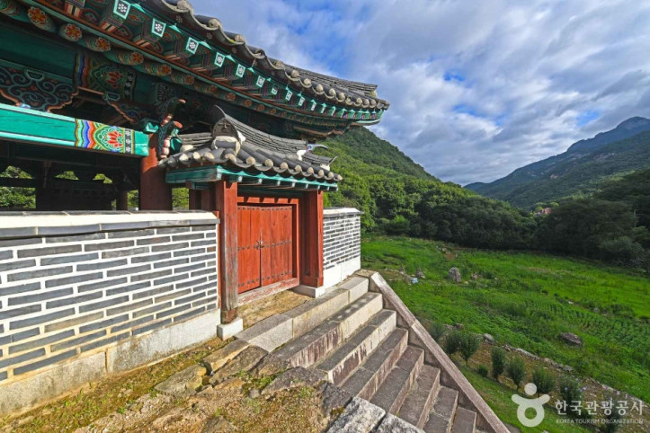 제천 덕주산성 여행 추천 - 메고지고