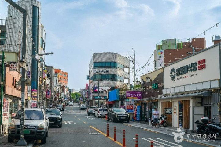 반고개 무침회 골목 여행 추천 - 메고지고