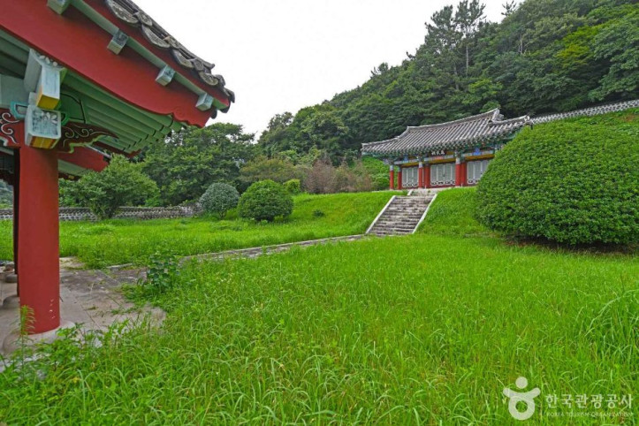 충무사(고흥) 여행 추천 - 메고지고