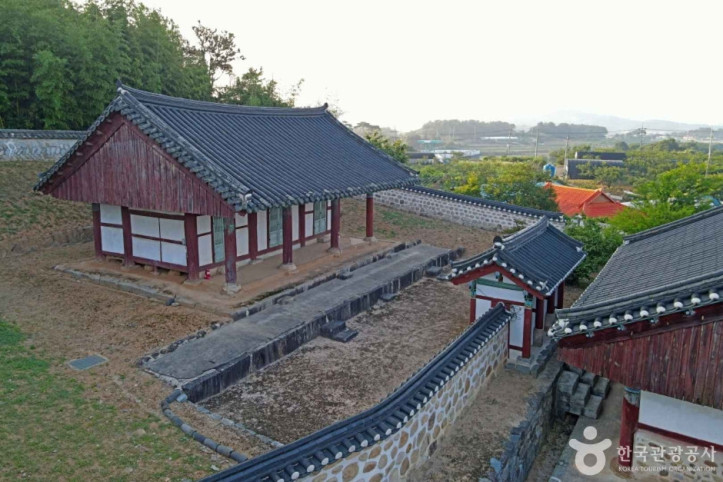 은진향교 대성전 여행 추천 - 메고지고