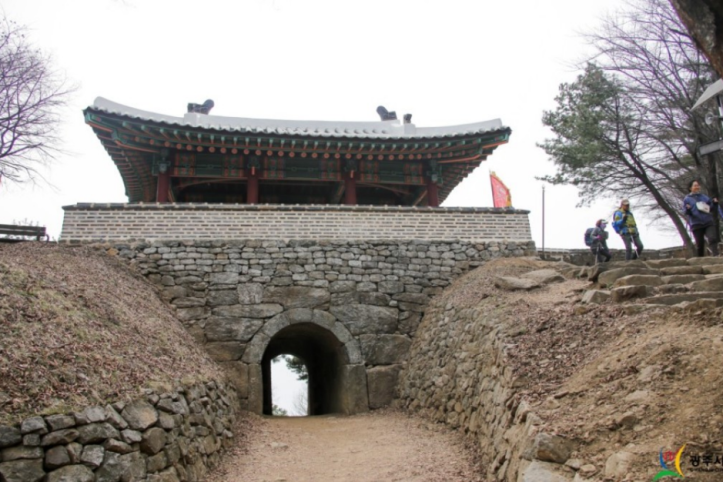 서문 여행 추천 - 메고지고