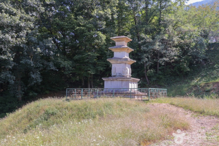 울주 간월사지 석조여래좌상 여행 추천 - 메고지고