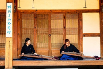 초선대 마애여래좌상 여행 추천 - 메고지고