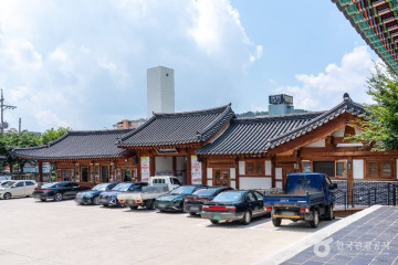 수원 지동벽화마을 여행 추천 - 메고지고