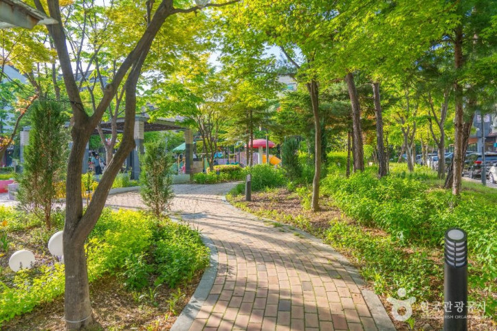 물봉선어린이공원 여행 추천 - 메고지고