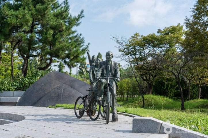 진포대첩 기념탑 여행 추천 - 메고지고