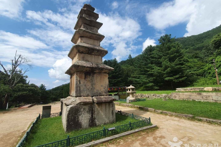 충주 미륵리 오층석탑 여행 추천 - 메고지고