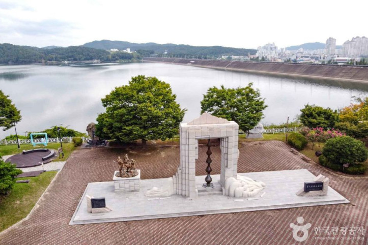 남강댐 노을공원 여행 추천 - 메고지고