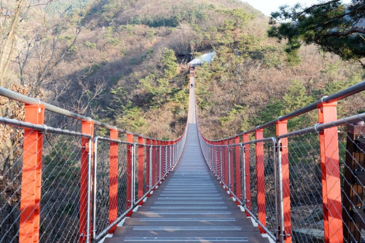 감악산 출렁다리 여행 추천 - 메고지고