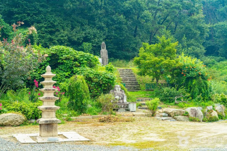 안성죽산리석불입상 여행 추천 - 메고지고