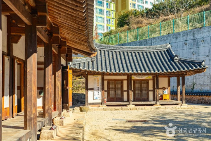 이충무공자당기거지 여행 추천 - 메고지고