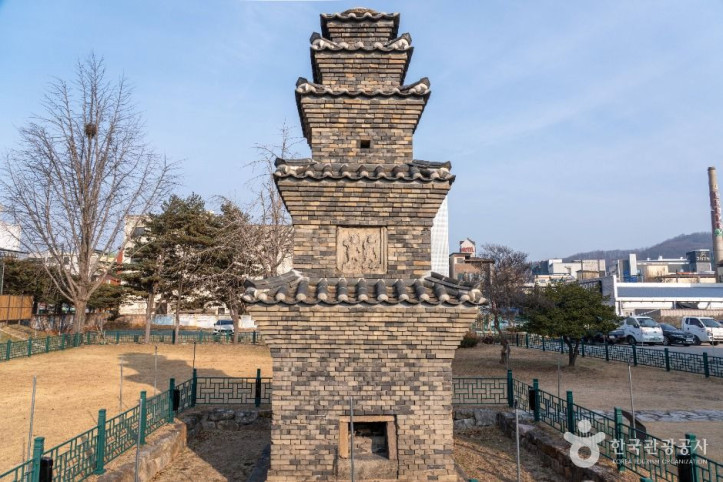 안동 운흥동 당간지주와 오층전탑 여행 추천 - 메고지고