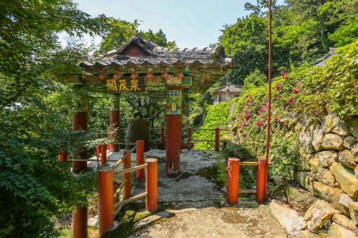 약수암(부산) 여행 추천 - 메고지고