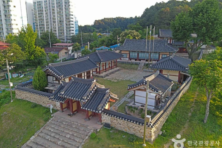 금산향교 여행 추천 - 메고지고