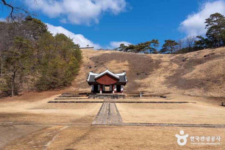 영월 장릉(단종) [유네스코 세계유산] 여행 추천 - 메고지고