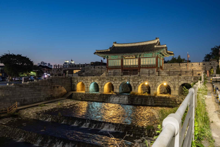 화홍문(華虹門) 여행 추천 - 메고지고