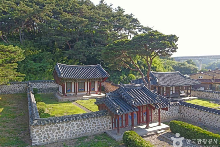 금산향교 여행 추천 - 메고지고