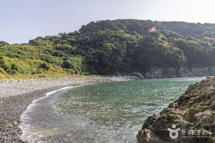 연대도 해수욕장 여행 추천 - 메고지고