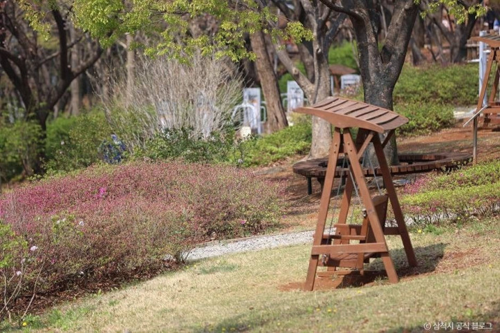 봉황산산림욕장 여행 추천 - 메고지고