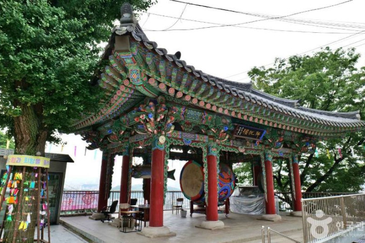 백련사(서대문) 여행 추천 - 메고지고