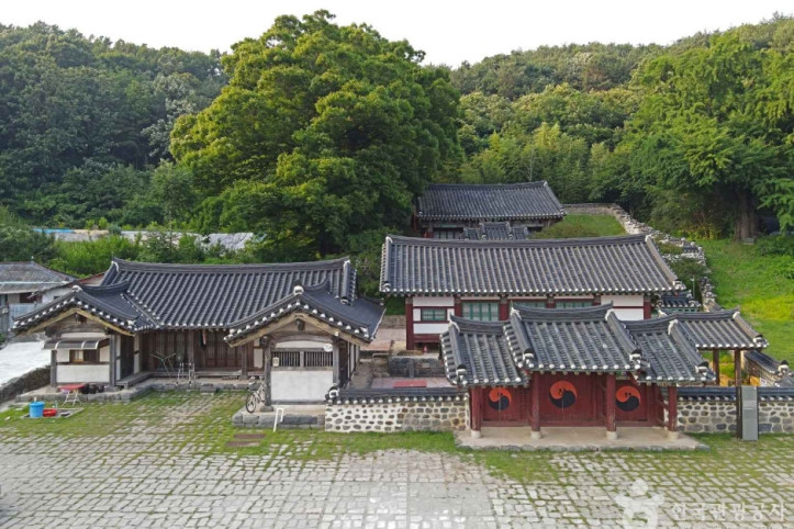 홍산향교 여행 추천 - 메고지고